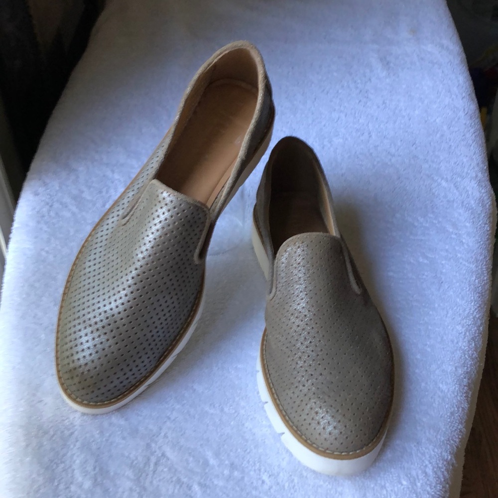 The FLEXX Daily Perforated Leather Sneaker-pewter size 9